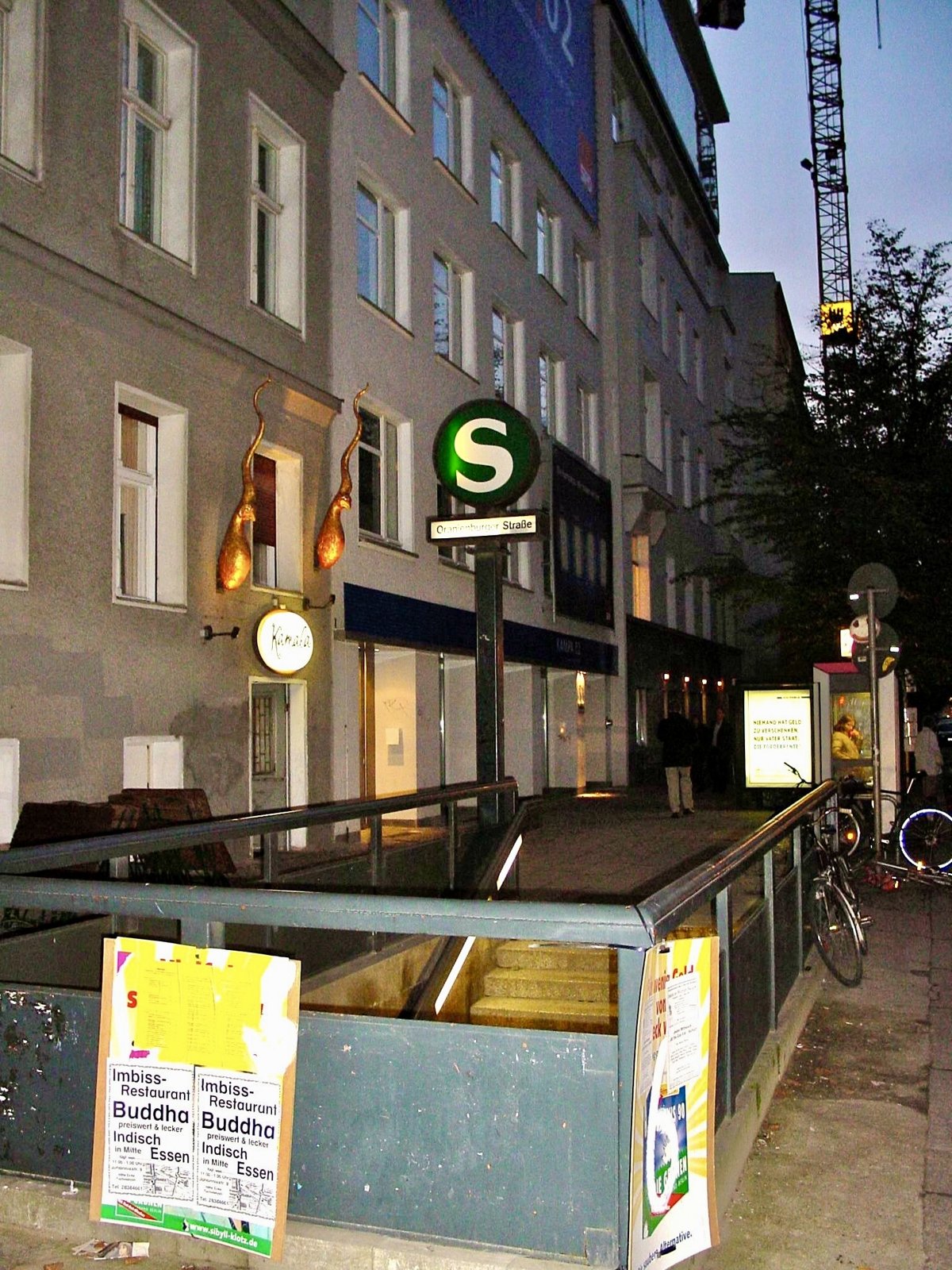 Am S-Bahneingang Oranienburger Straße
