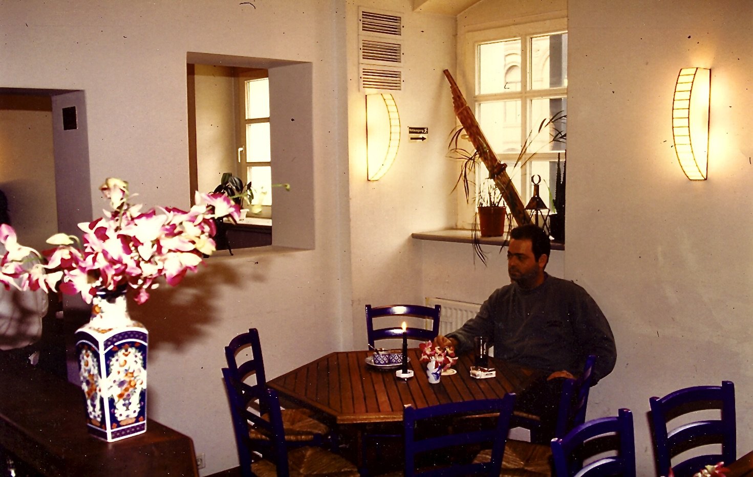 Ein Gast im Restaurant
